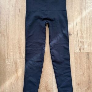 SPANX Classic Navy Leggings RN 112121